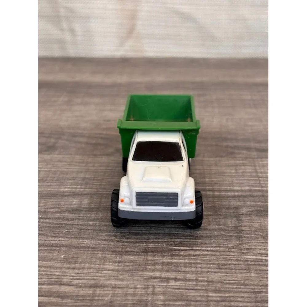 John Deere‎ Ertl White Green Diecast Dump Truck 1/64 Scale Toy J0520YL02